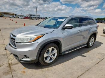  Salvage Toyota Highlander