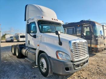  Salvage Freightliner Cascadia