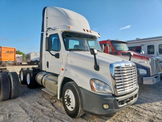  Salvage Freightliner Cascadia