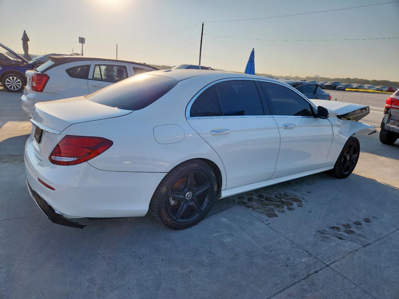 Mercedes-Benz E-Class 300 Image 2