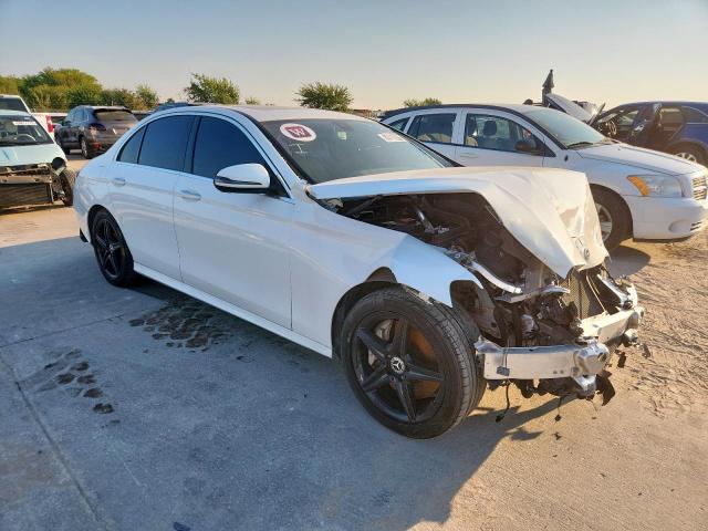 Mercedes-Benz E-Class 300 Image 3