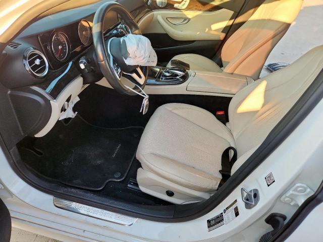 Mercedes-Benz E-Class 300 Image 5