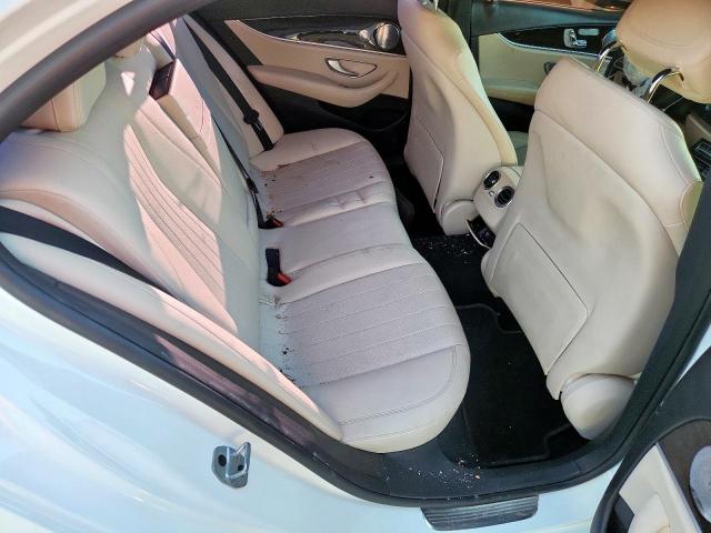 Mercedes-Benz E-Class 300 Image 6