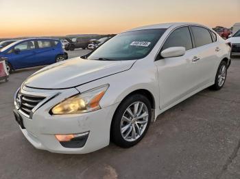  Salvage Nissan Altima