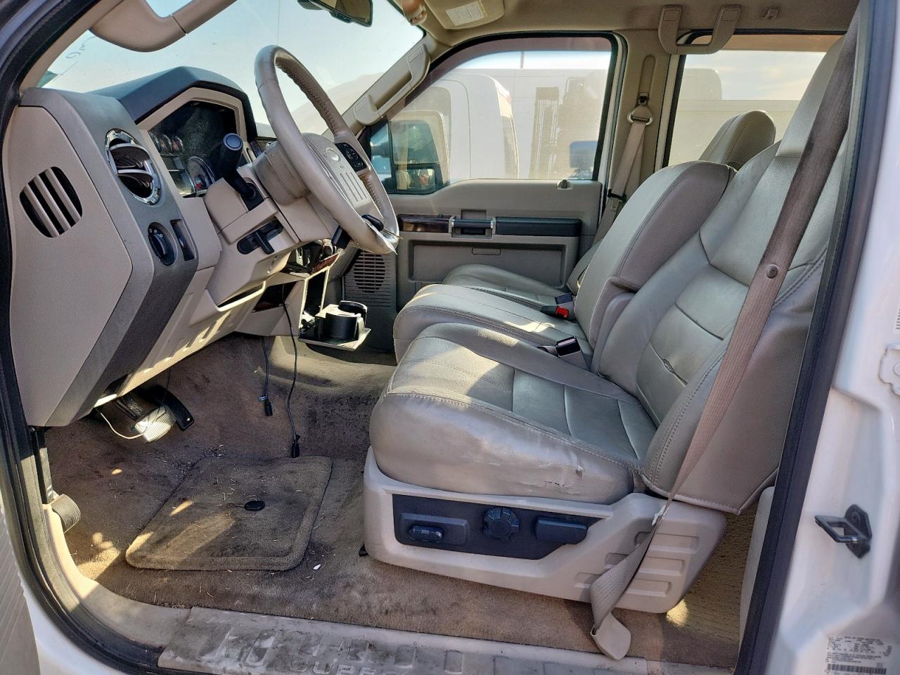 Ford F-450 Super Duty Image 4