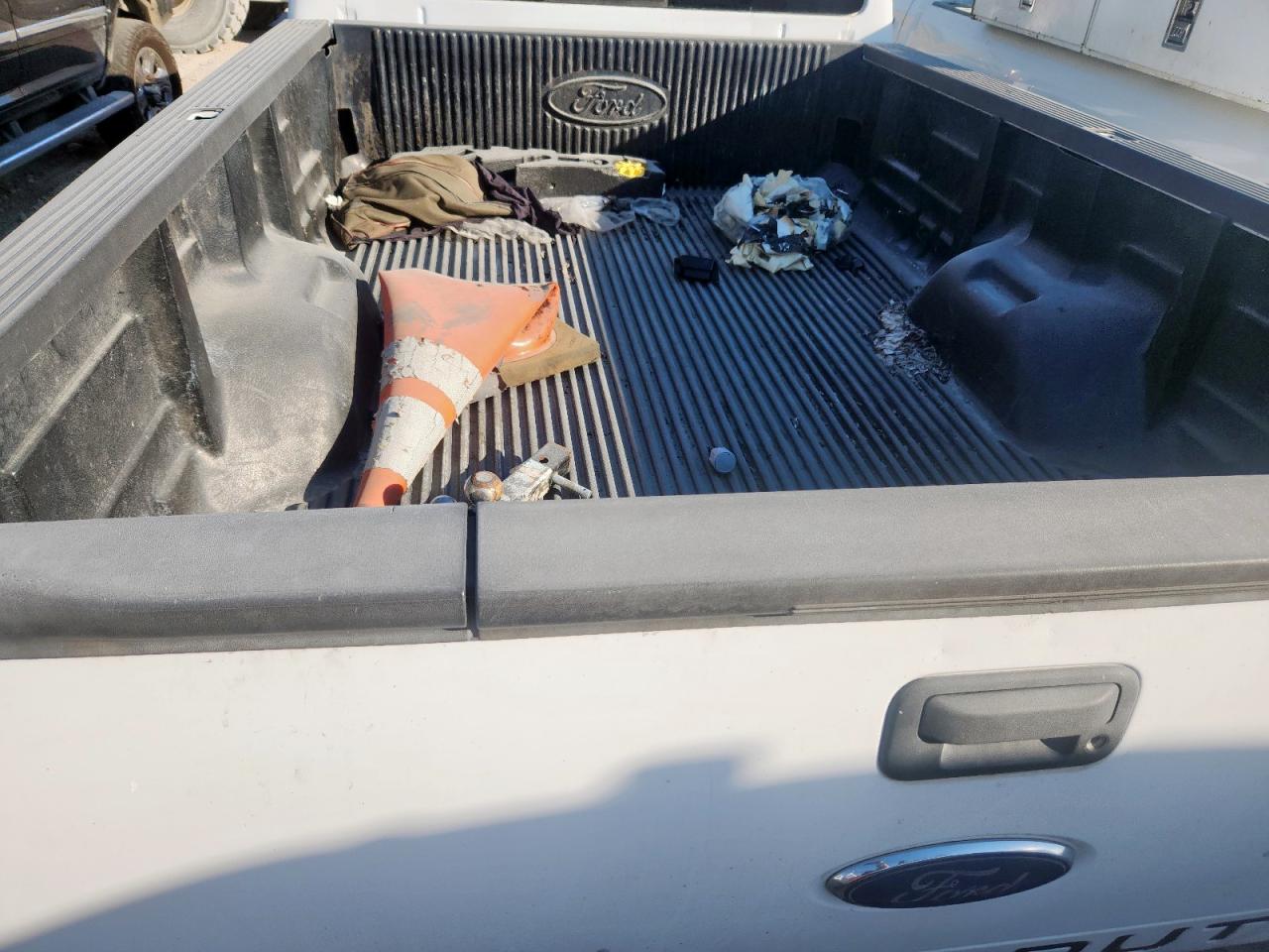 Ford F-450 Super Duty Image 10