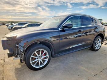  Salvage Alfa Romeo Stelvio