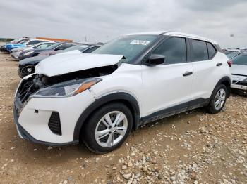  Salvage Nissan Kicks