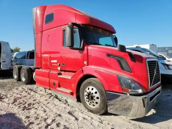  Salvage Volvo Vnl