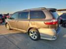 Toyota Sienna Le Image 3