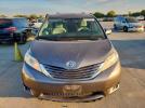 Toyota Sienna Le Image 13