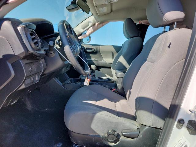 Toyota Tacoma Access Cab Image 3