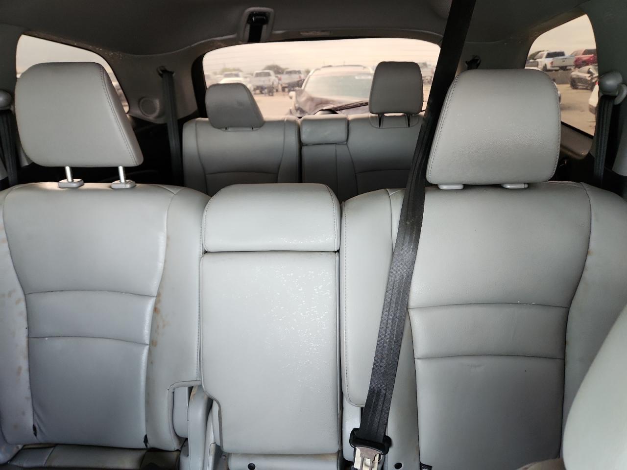 Honda Pilot Touring Image 10