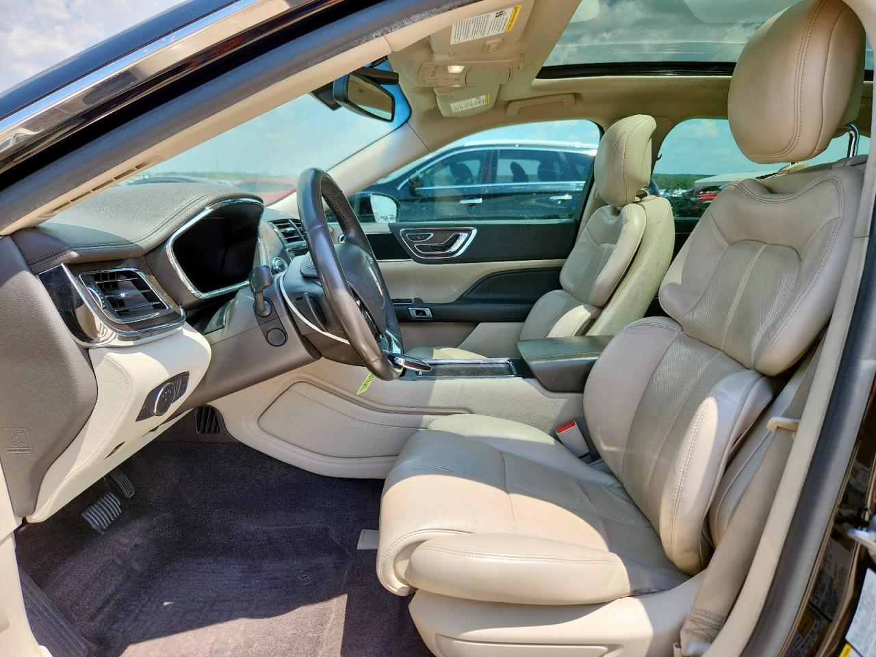 Lincoln Continental Select Image 6