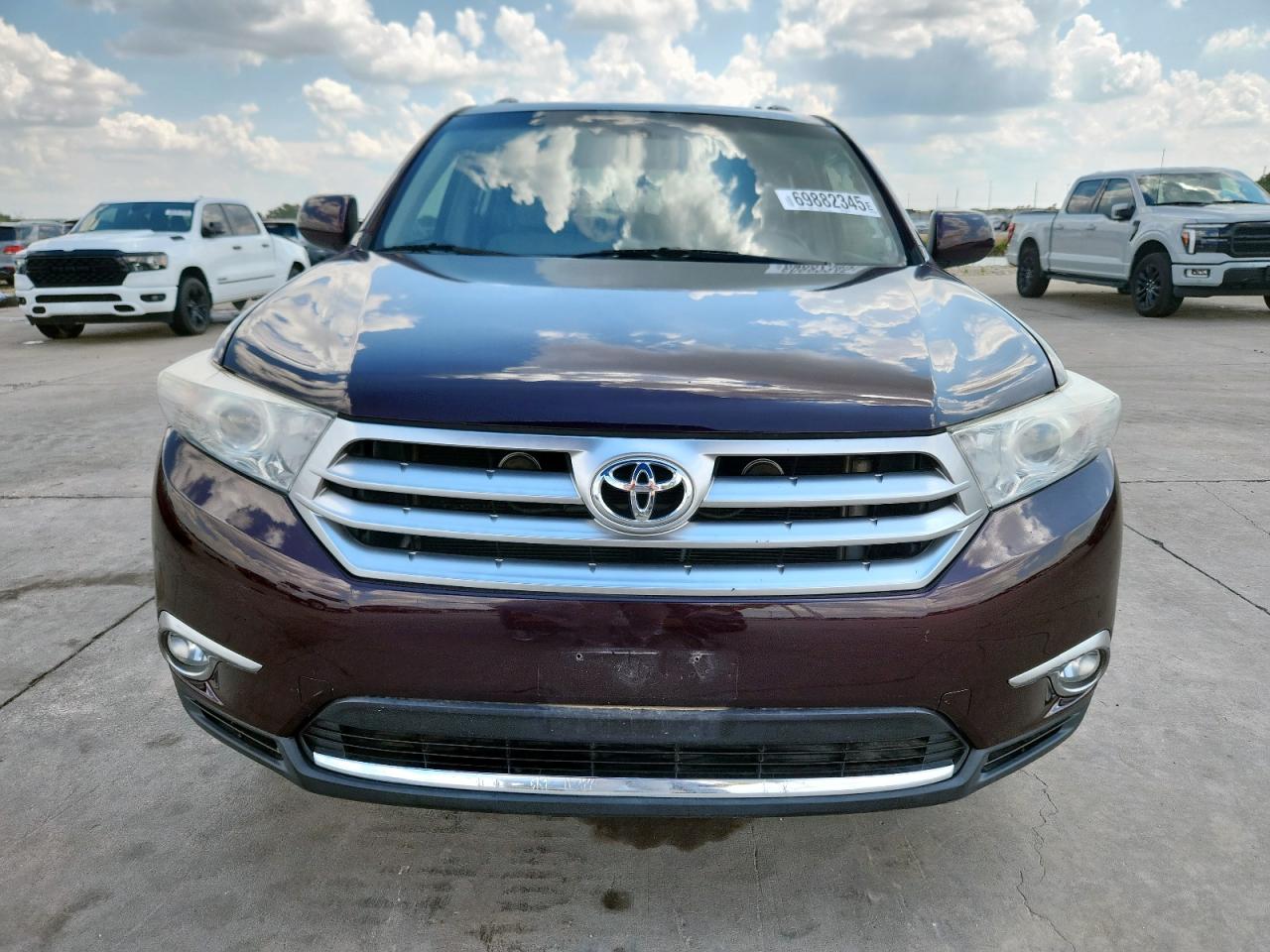 Toyota Highlander Base Image 9