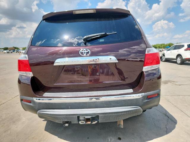 Toyota Highlander Base Image 12
