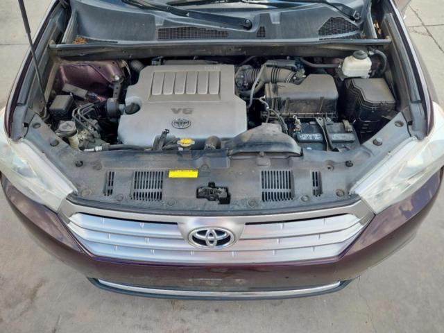 Toyota Highlander Base Image 3