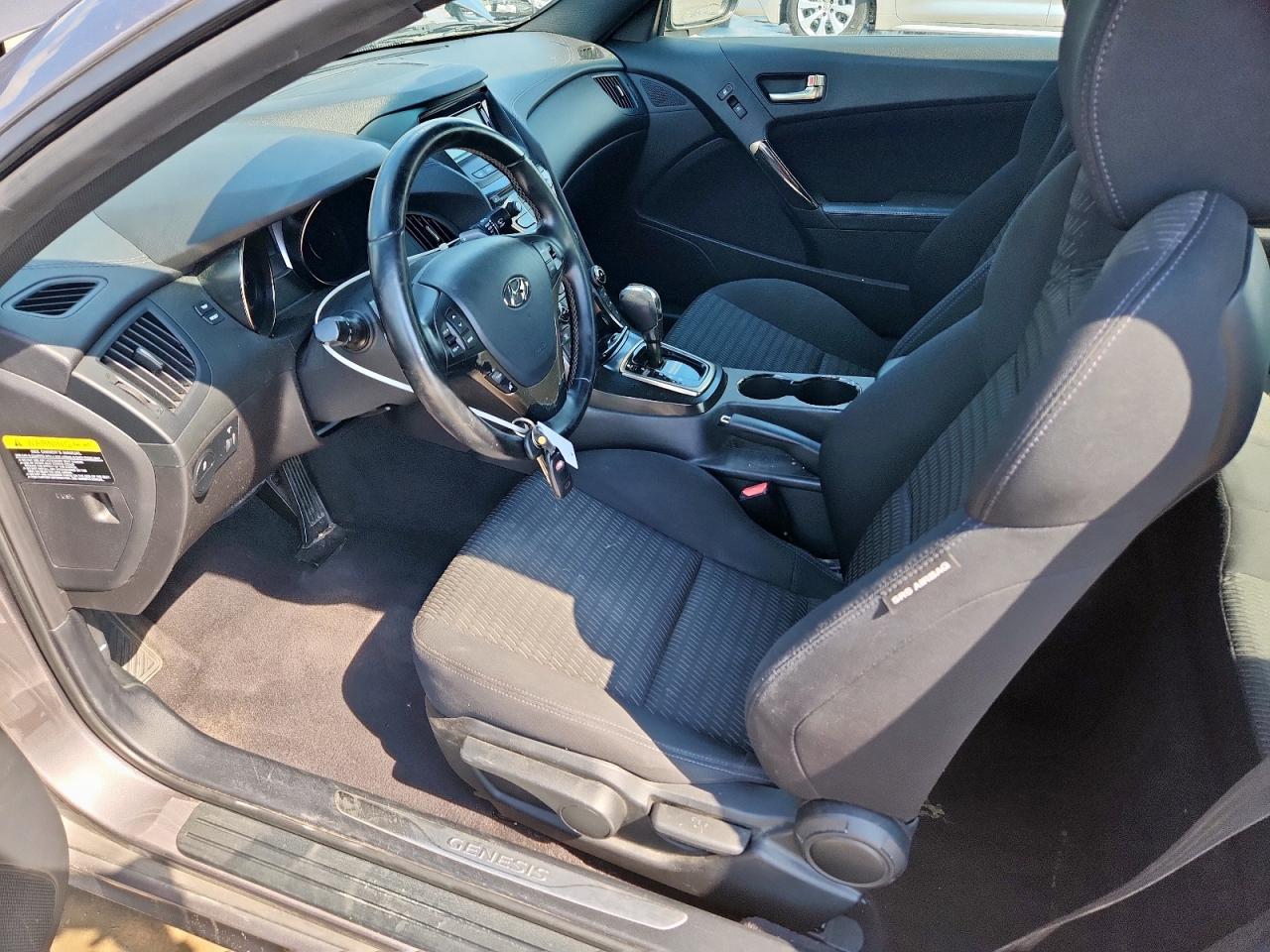 Hyundai Genesis 2.0t Image 7