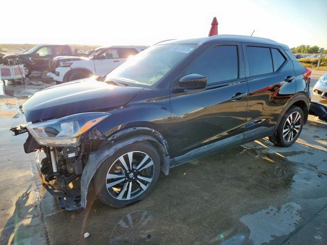  Salvage Nissan Kicks