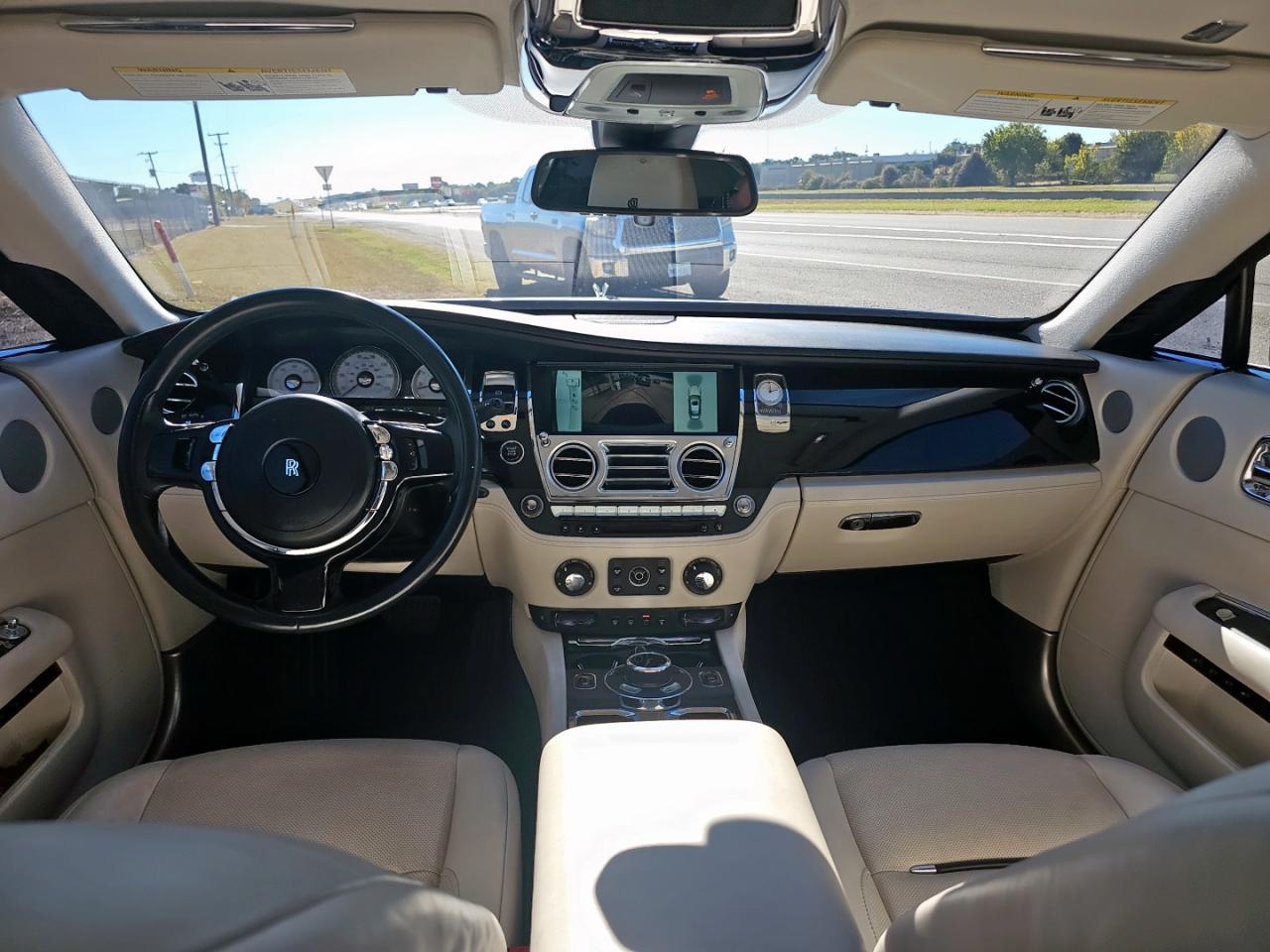 Rolls-Royce Wraith Image 12