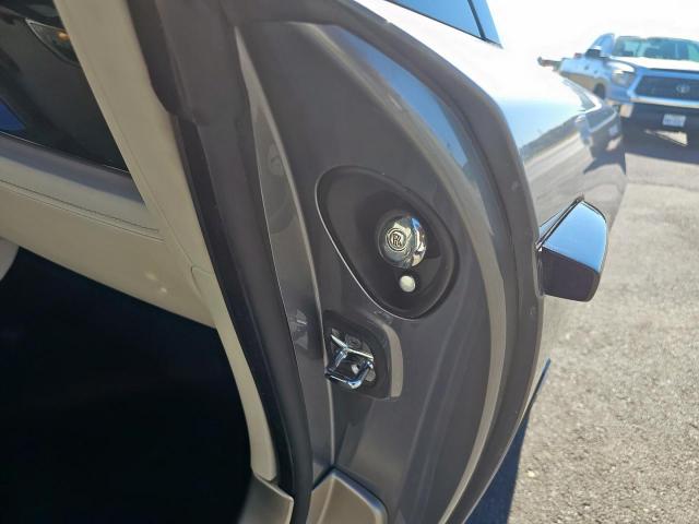 Rolls-Royce Wraith Image 9