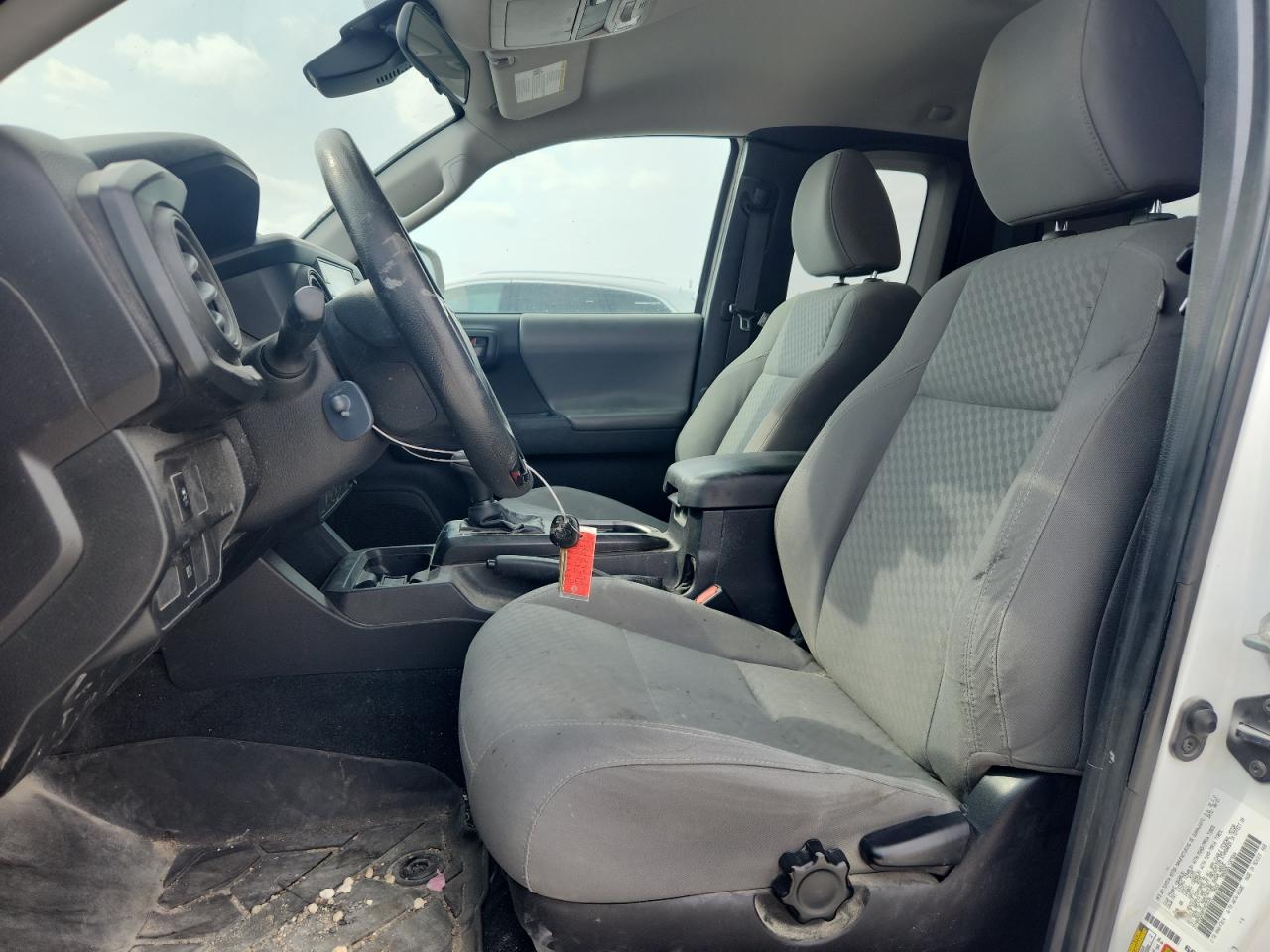 Toyota Tacoma Access Cab Image 9