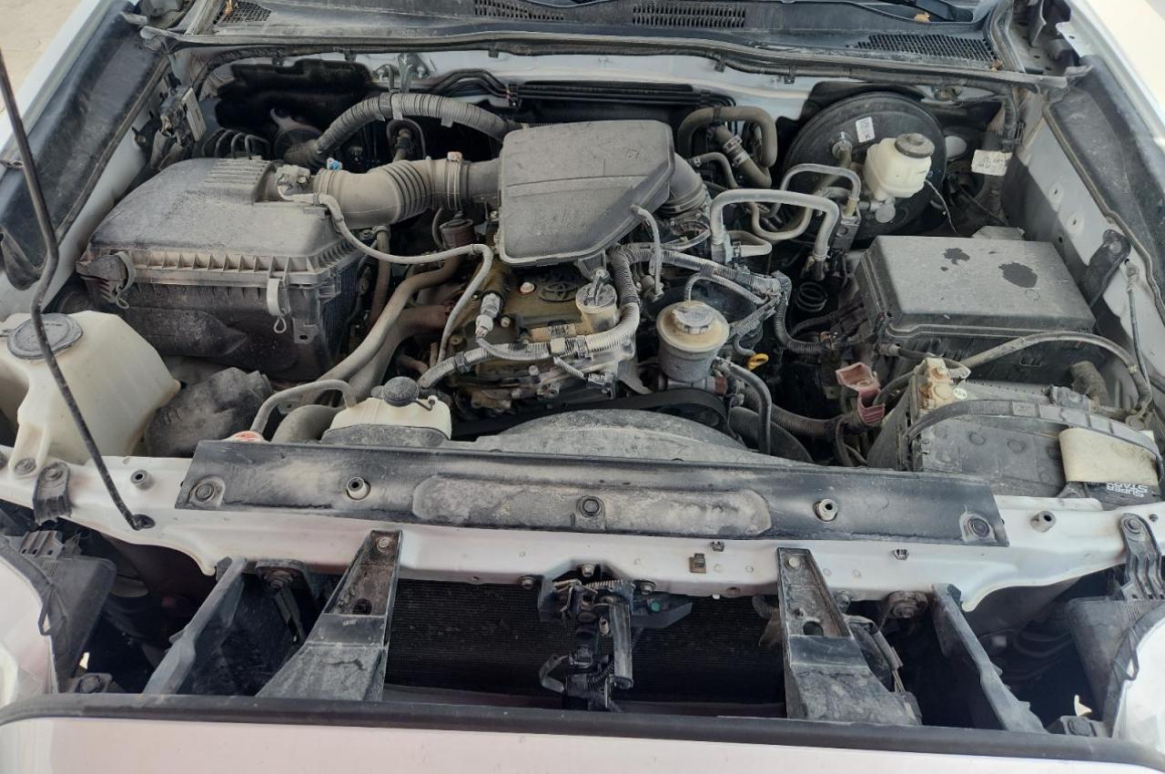 Toyota Tacoma Access Cab Image 12