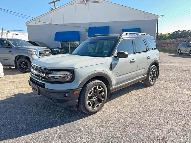 Ford Bronco Outer Banks Image 2