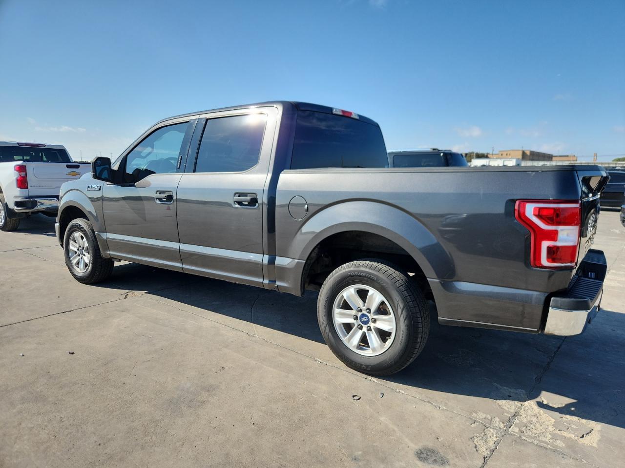 Ford F-150 Supercrew Image 3