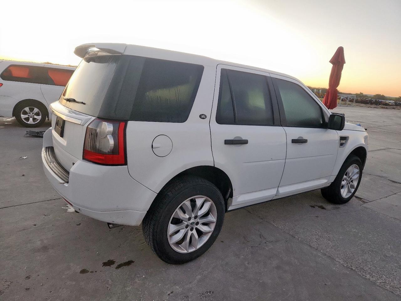 Land Rover LR2 Hse Luxury Image 10