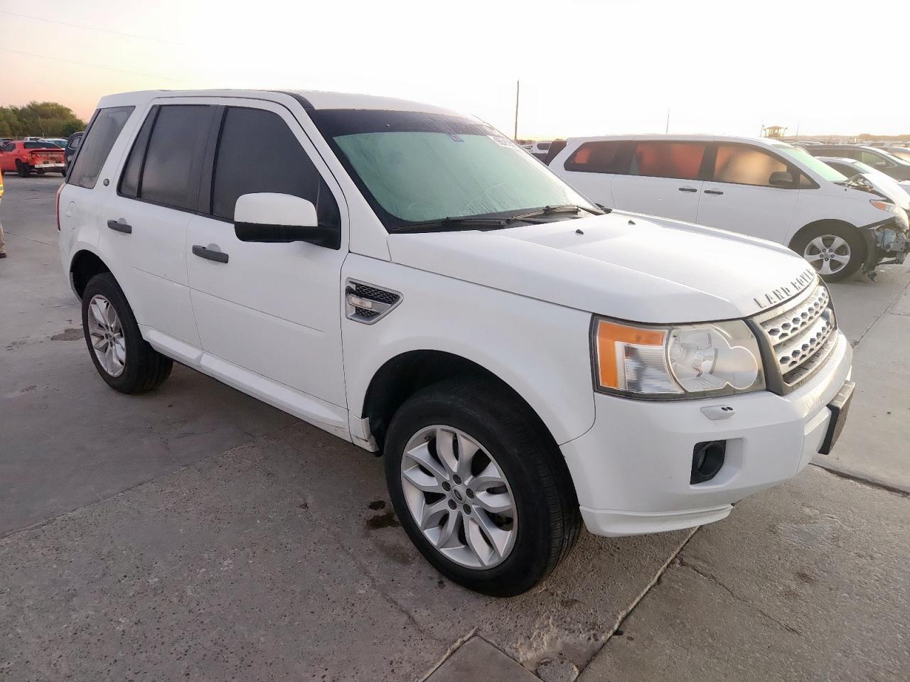 Land Rover LR2 Hse Luxury Image 4