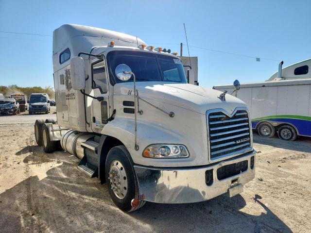  Salvage Mack 600 Cxu600