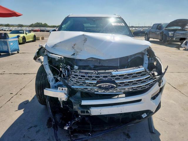 Ford Explorer Limited Image 13