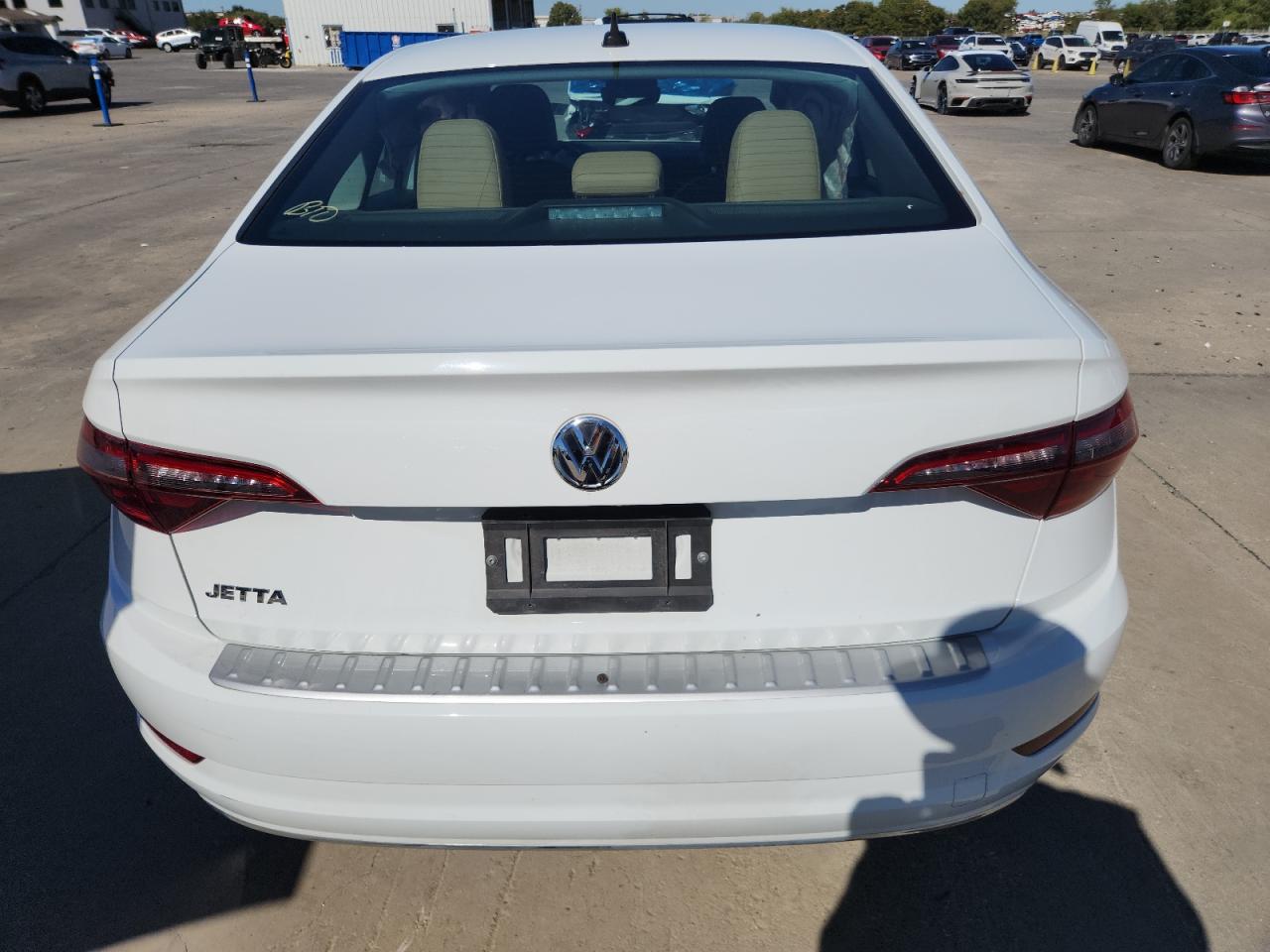 Volkswagen Jetta S Image 2