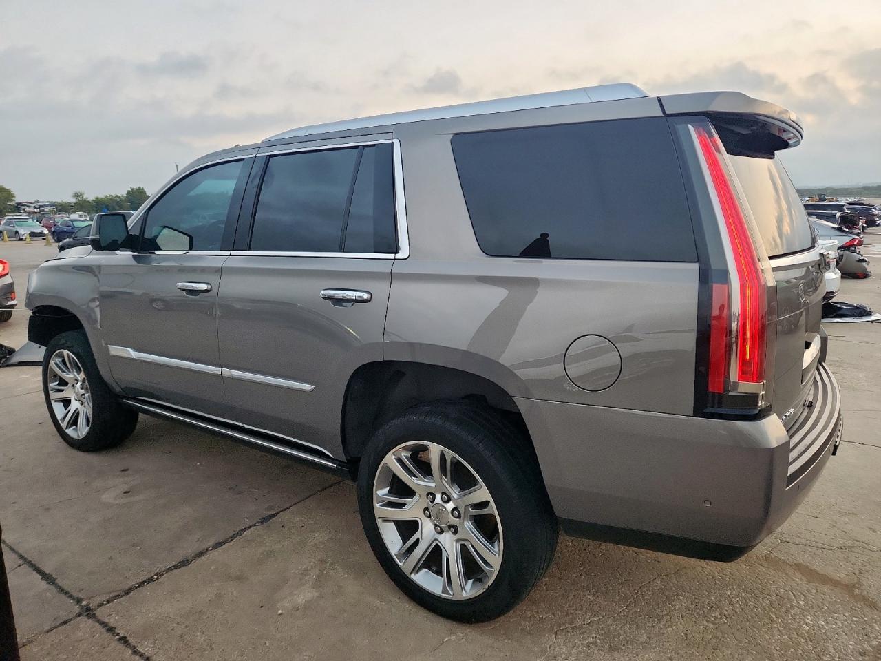 Cadillac Escalade Premium Luxury Image 2