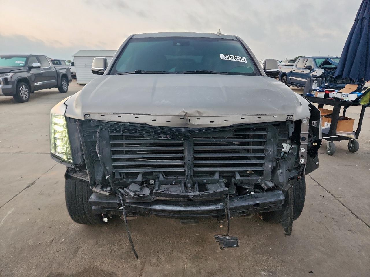 Cadillac Escalade Premium Luxury Image 4