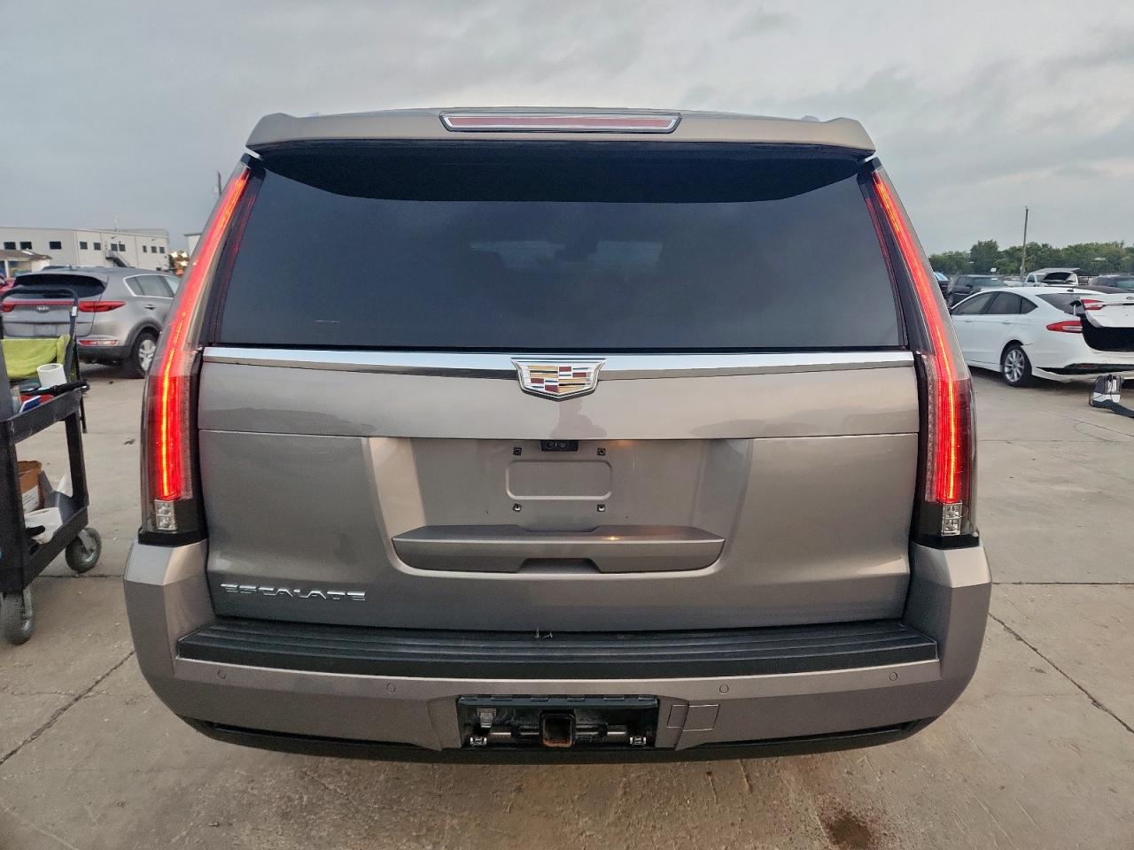 Cadillac Escalade Premium Luxury Image 10