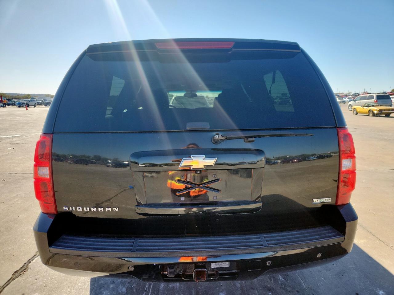 Chevrolet Suburban C1500 Lt Image 13