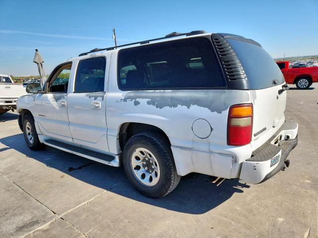 GMC Yukon Denali Image 12