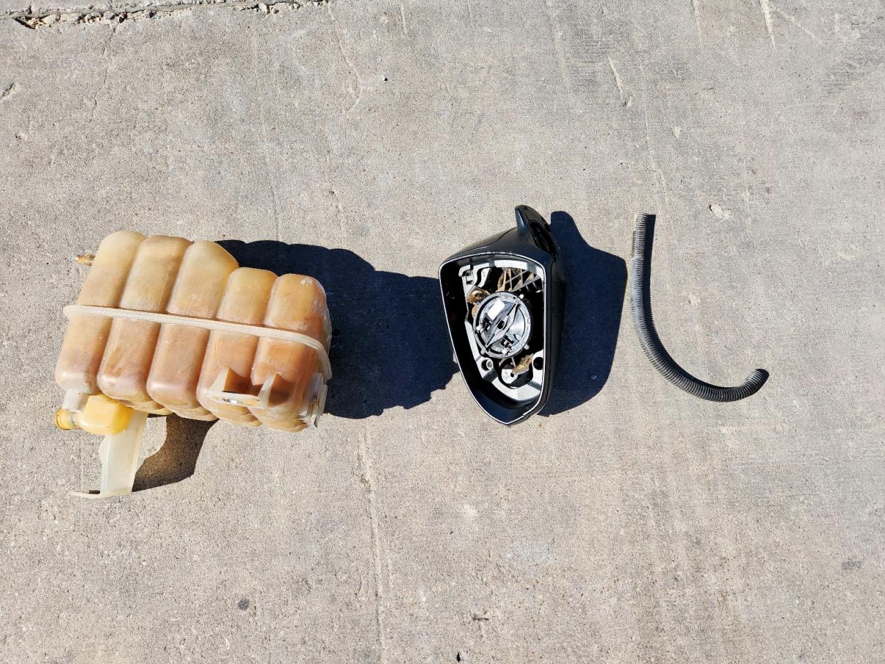 GMC Yukon Denali Image 6