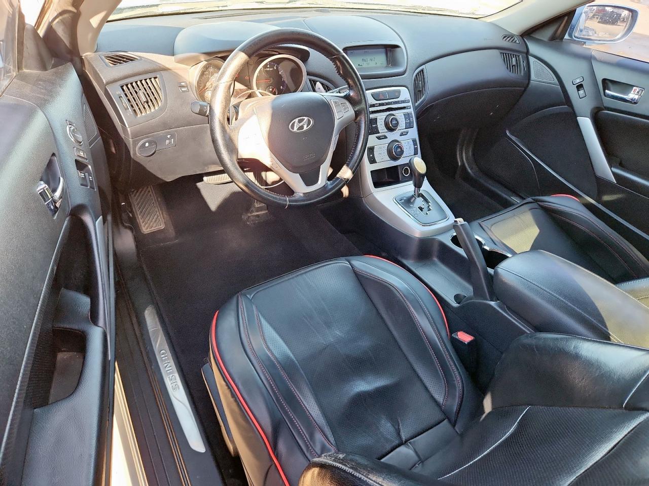 Hyundai Genesis 3.8l Image 10