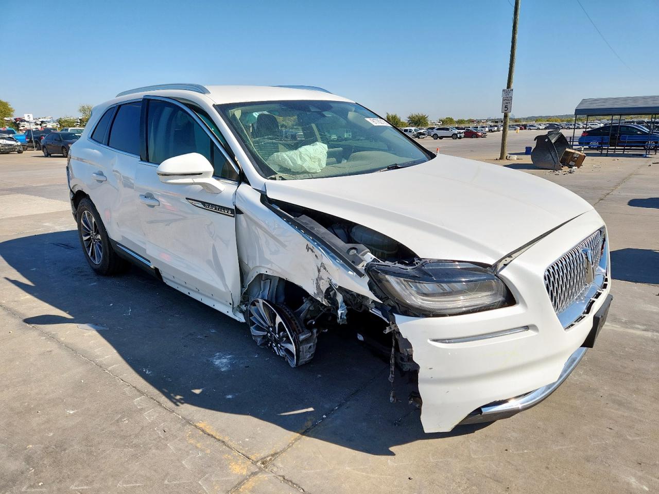 Lincoln Nautilus Image 2