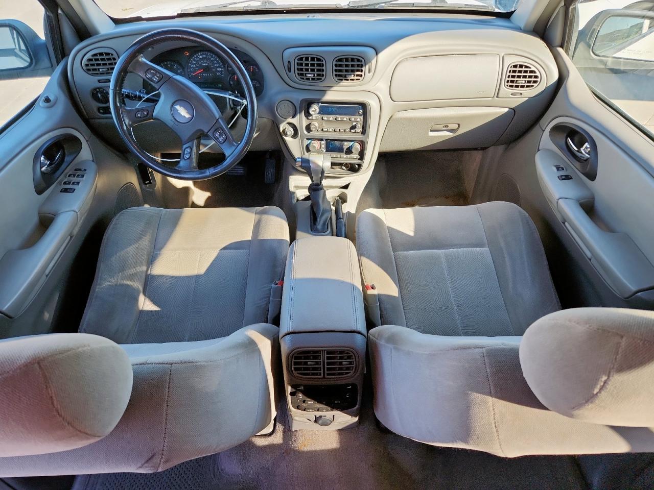 Chevrolet Trailblazer Ls Image 8