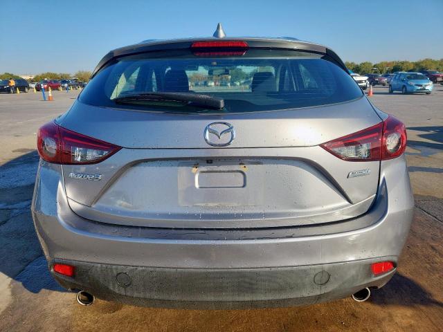 Mazda 3 Touring Image 10