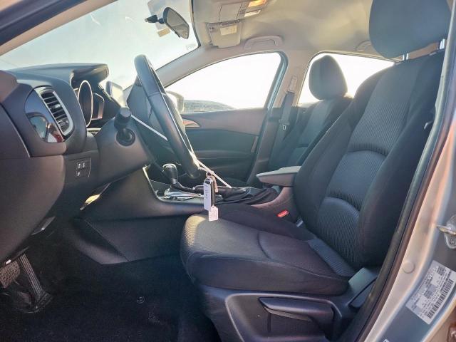 Mazda 3 Touring Image 5