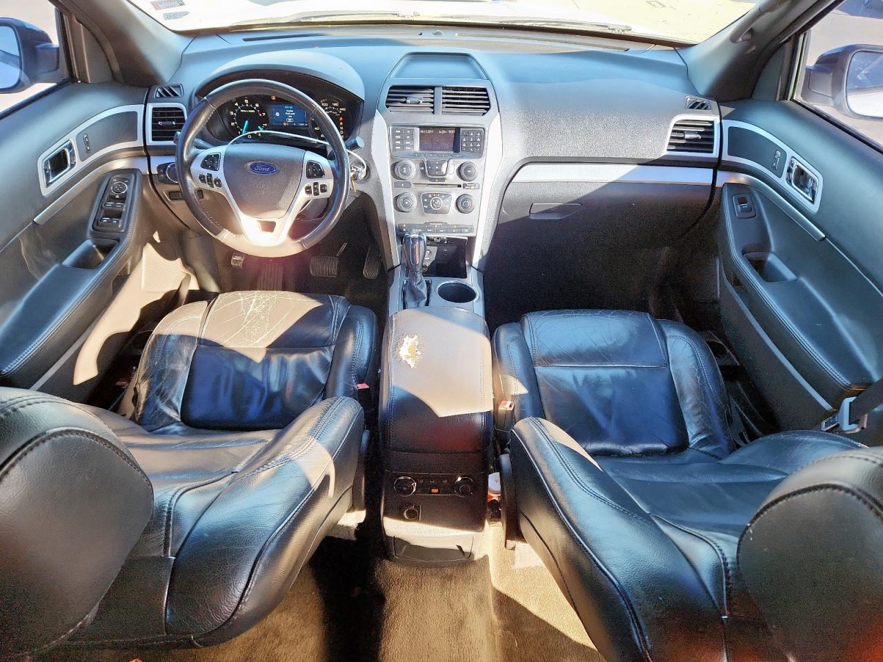 Ford Explorer Xlt Image 12