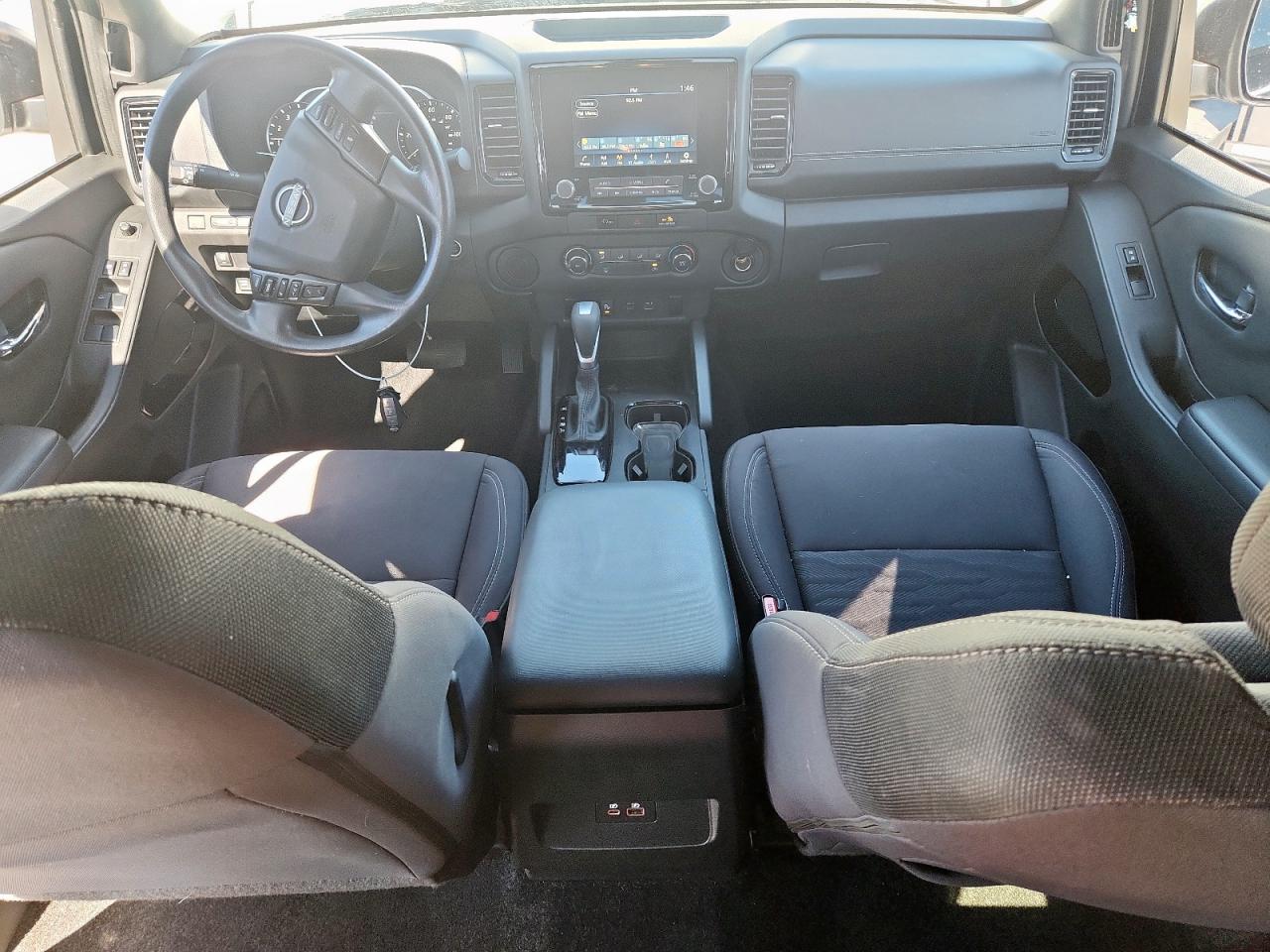 Nissan Frontier S Image 8