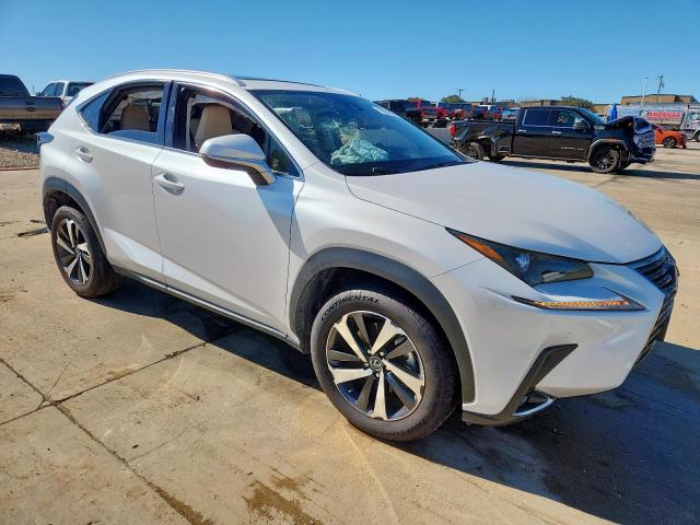 Lexus NX 300 Base Image 7