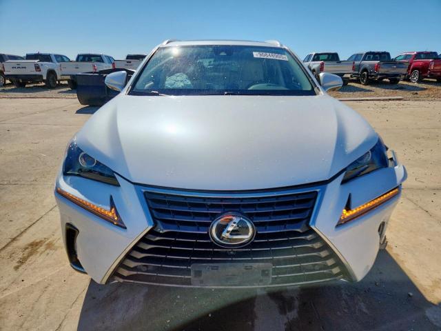 Lexus NX 300 Base Image 10