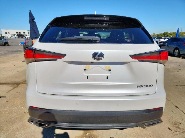 Lexus NX 300 Base Image 8